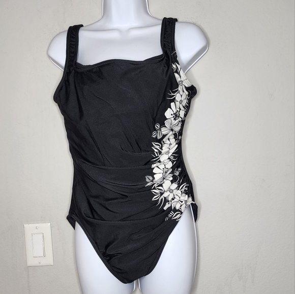 Miraclesuit one piece swimsuit - Picture 1 of 10